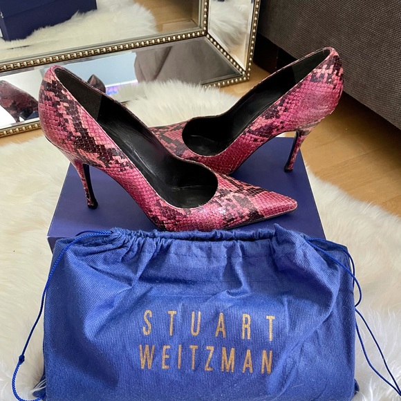 Matching Stuart Weitzman shoes & clutch - Picture 4 of 10